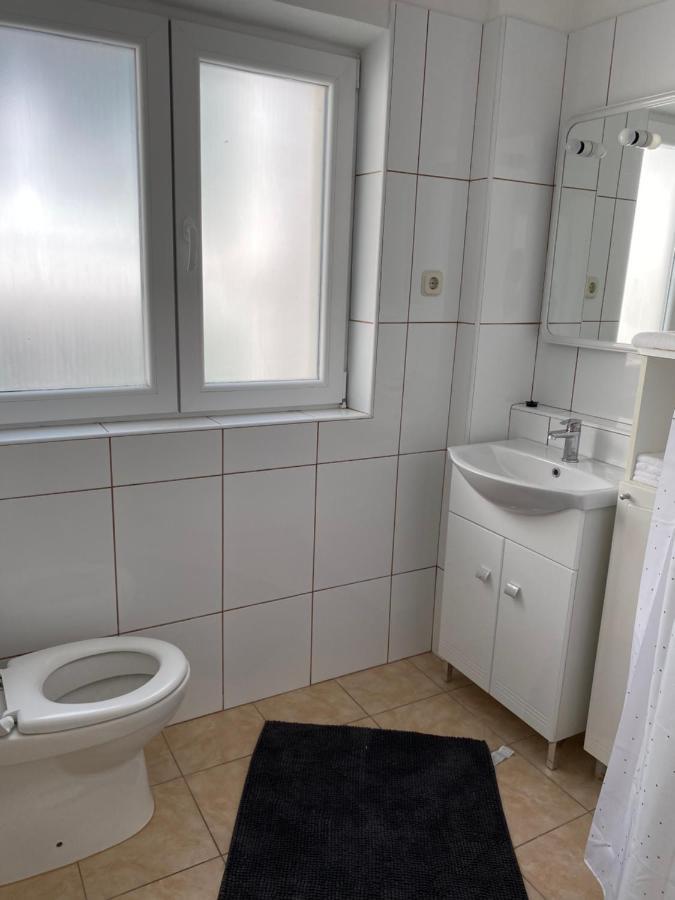 Villa Leo Beach Apartment Podgora Kültér fotó